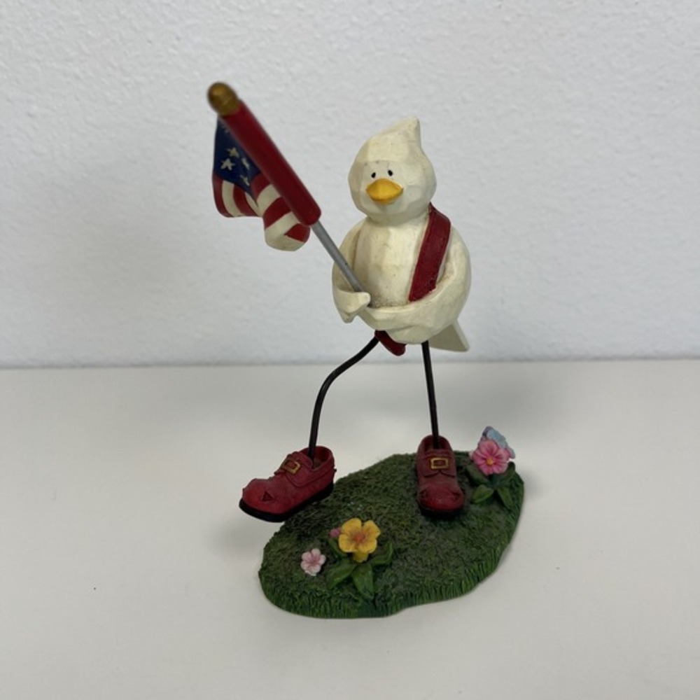 Russ‎ Berrie" TWEET ALONG WITH ME Figurine Bird With American Flag - Picture 3 of 10